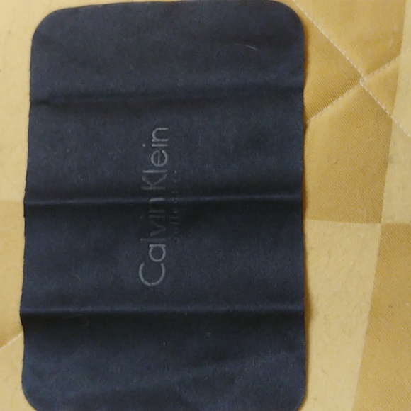 Calvin Klein trifold eyeglass holder - Picture 2 of 6